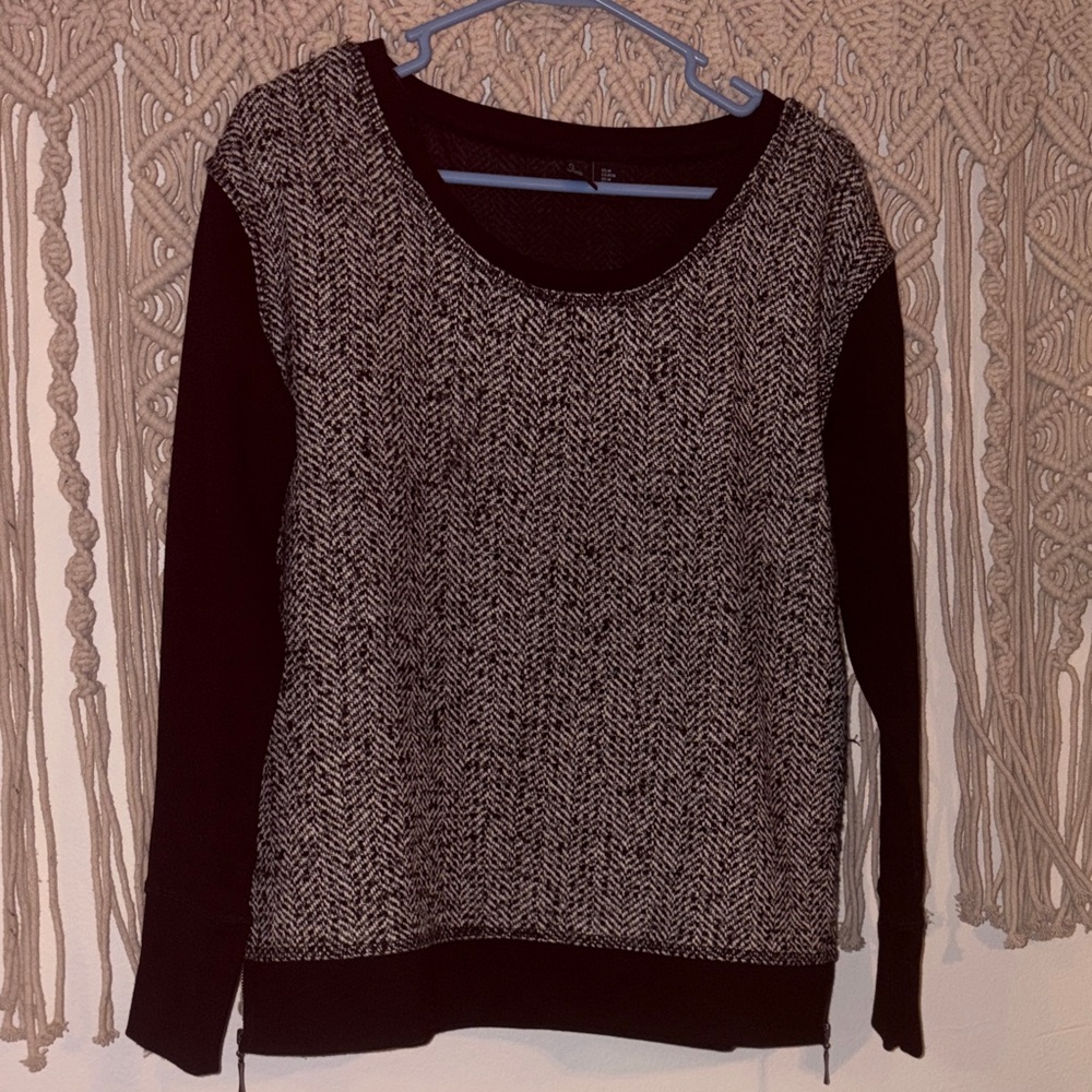 Cynthia Rowley Black and Gray Herringbone Crewneck Sweater